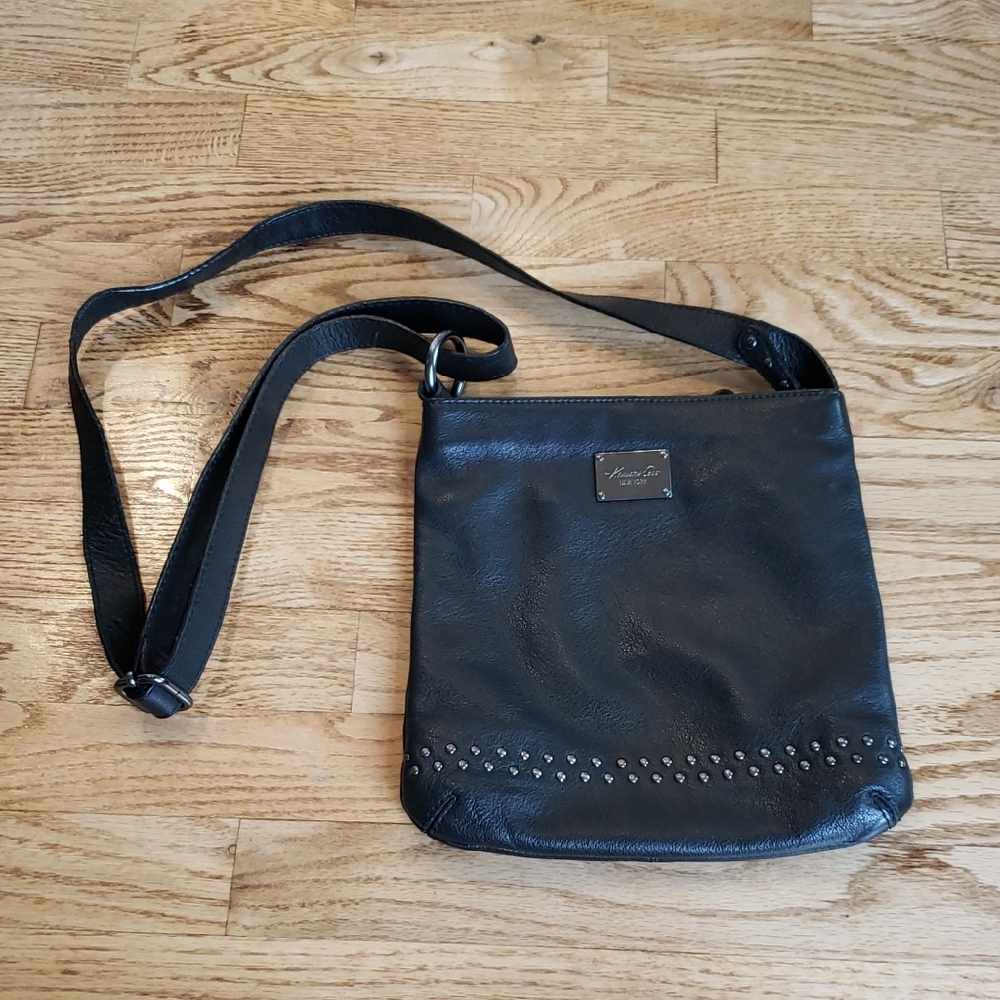 Kenneth Cole Crossbosy Messenger Bag Quiet Luxury Minimalist Travel